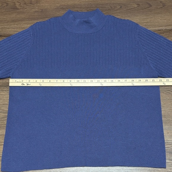 Vintage Nordstrom 100% Merino Wool Mock-Neck Short Sleeved Sweater - Picture 4 of 6